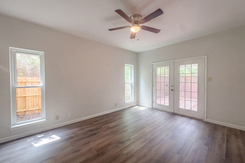 Photo 10 of 28 of 15626 Dove Meadow St, San Antonio, TX