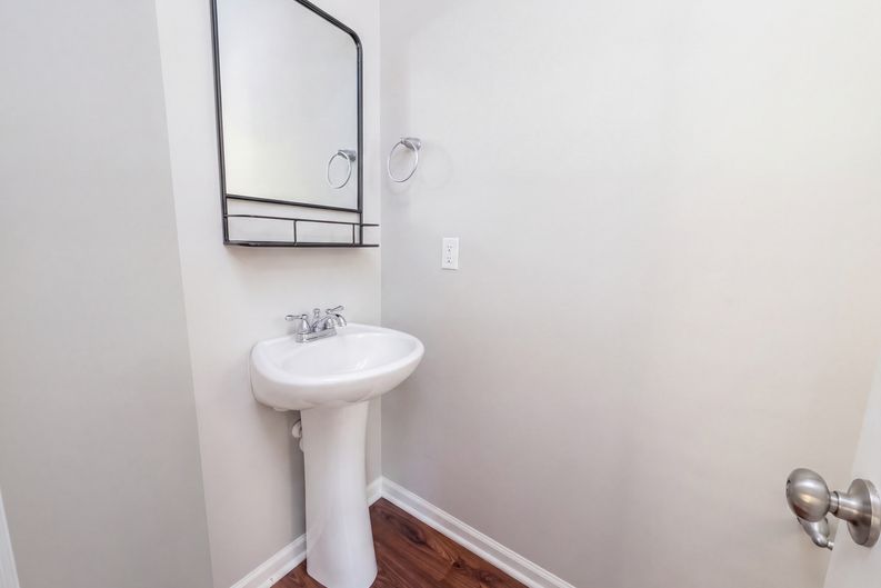 Photo 17 of 24 of 815 Parnell Ct, Columbia, SC
