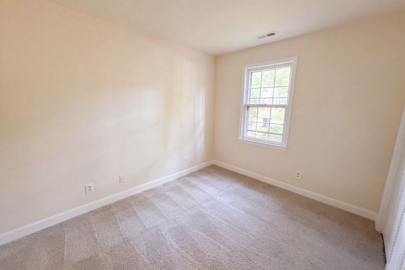 Photo 12 of 16 of 12330 Deerhurst Dr, Midlothian, VA
