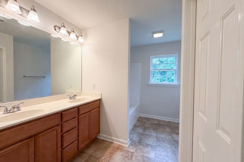Photo 18 of 26 of 5503 Hardie Farm Dr, Greensboro, NC