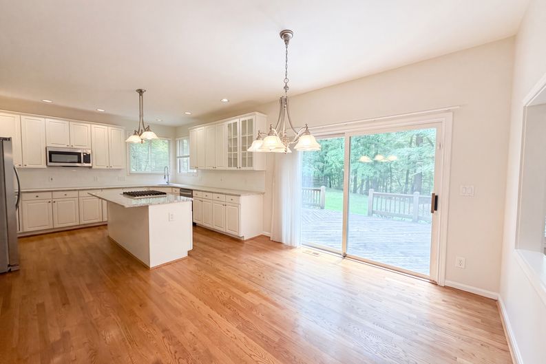 Photo 9 of 45 of 6667 Miami Woods Dr, Loveland, OH