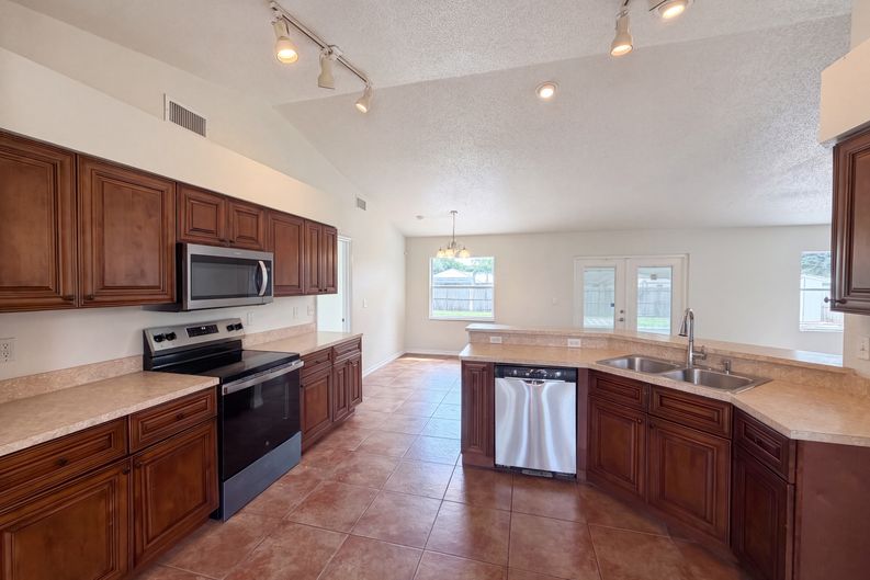 Photo 10 of 21 of 6536 Horizon Point Dr, Lakeland, FL