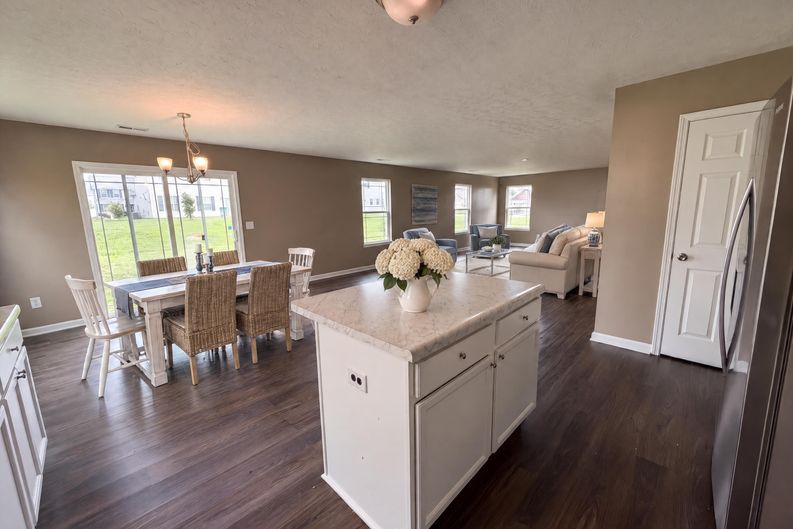 Photo 7 of 23 of 8196 Alyssum Dr, Plainfield, IN