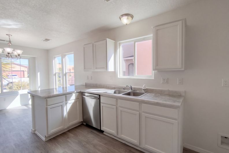 Photo 9 of 47 of 6608 Mountain Hawk Loop NE, Rio Rancho, NM