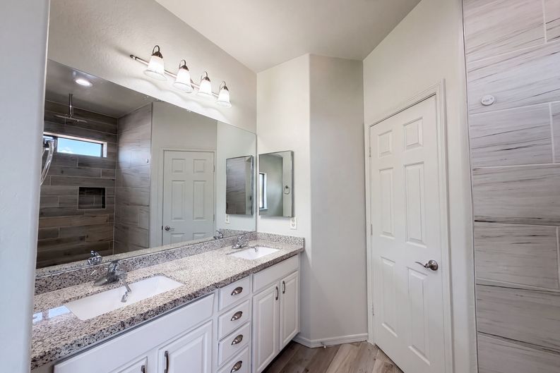 Photo 19 of 31 of 5641 S 10th Dr, Phoenix, AZ