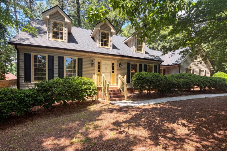 Photo 24 of 29 of 4379 Inns Brook Dr, Snellville, GA