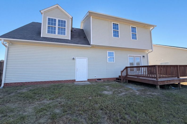 Photo 5 of 20 of 4406 Battle Forest Rd, Hope Mills, NC