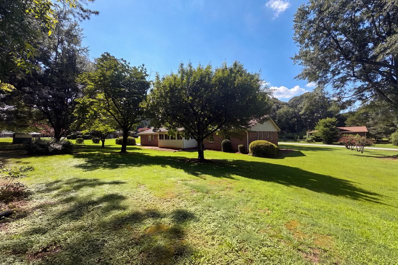 Photo 28 of 39 of 604 Meadowbrook Dr, Spartanburg, SC