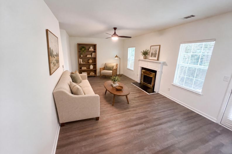 Photo 3 of 20 of 4720 Buffalo St, Fairburn, GA