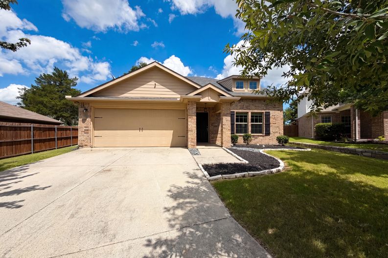 Photo 15 of 17 of 1404 Claire Ln, Royse City, TX