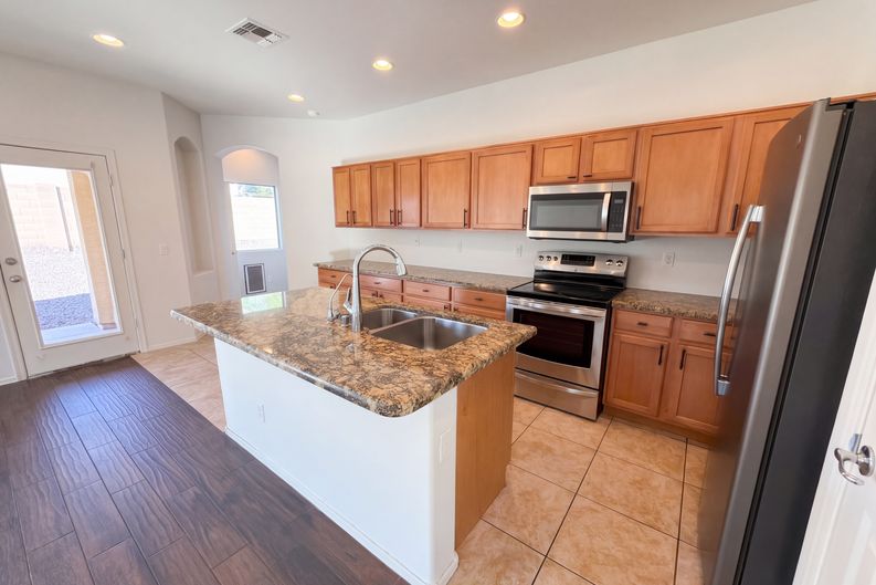Photo 7 of 41 of 25852 W Lynne Ln, Buckeye, AZ