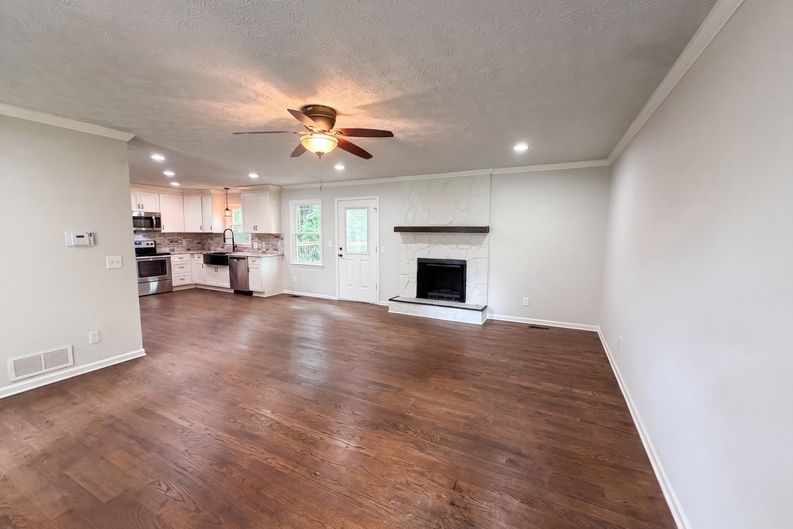 Photo 3 of 23 of 1394 Natchez Trce SW, Marietta, GA