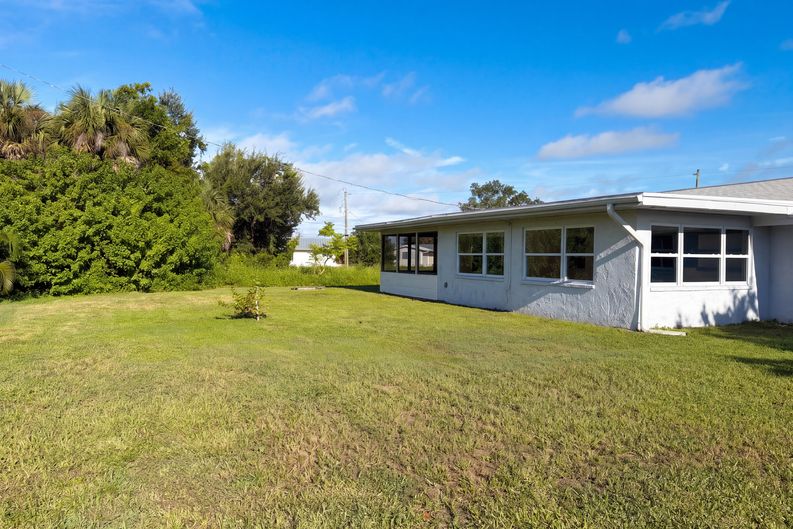 Photo 28 of 30 of 145 Dartmouth Dr NW, Port Charlotte, FL