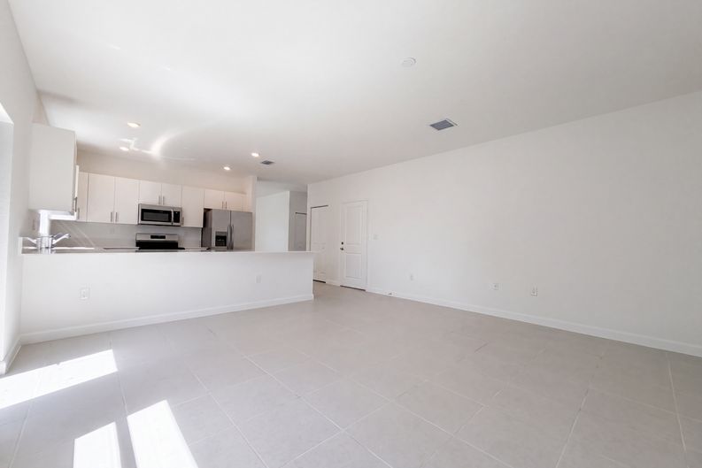 Photo 6 of 28 of 13020 SW 221st St, Miami, FL