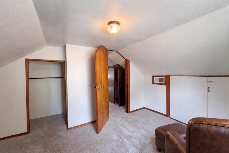 Photo 13 of 20 of 6971 Warder Dr, Cincinnati, OH
