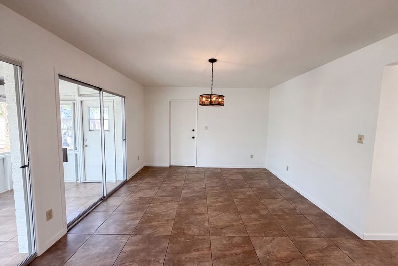 Photo 9 of 26 of 10501 W Loma Ln, Peoria, AZ