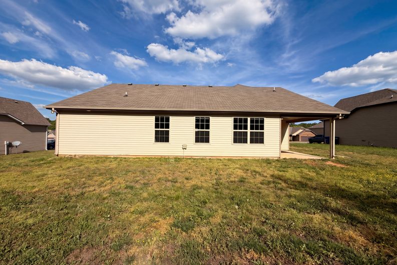 Photo 5 of 22 of 447 Golf Club Ln, Springfield, TN