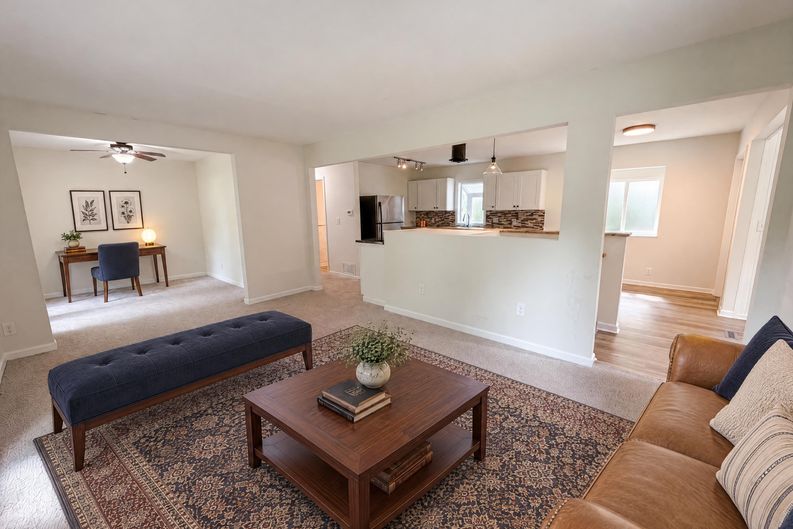 Photo 3 of 27 of 2591 Aldine St, Roseville, MN