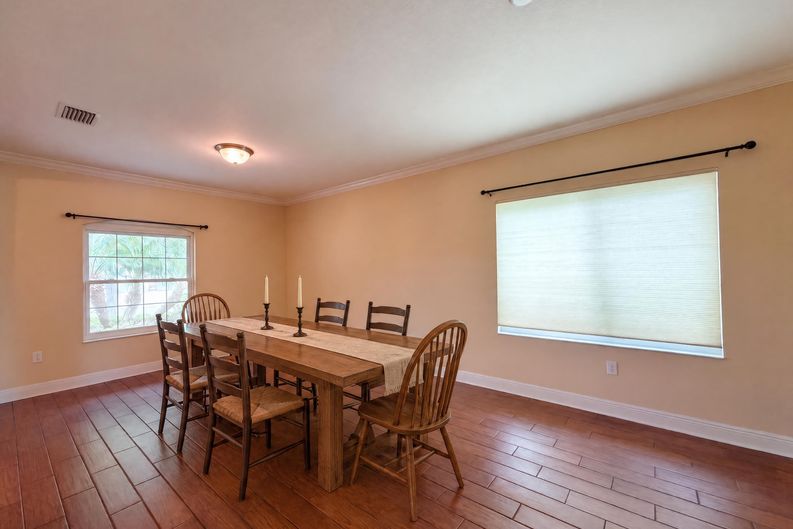 Photo 8 of 24 of 1121 Thornbury Dr, Parrish, FL