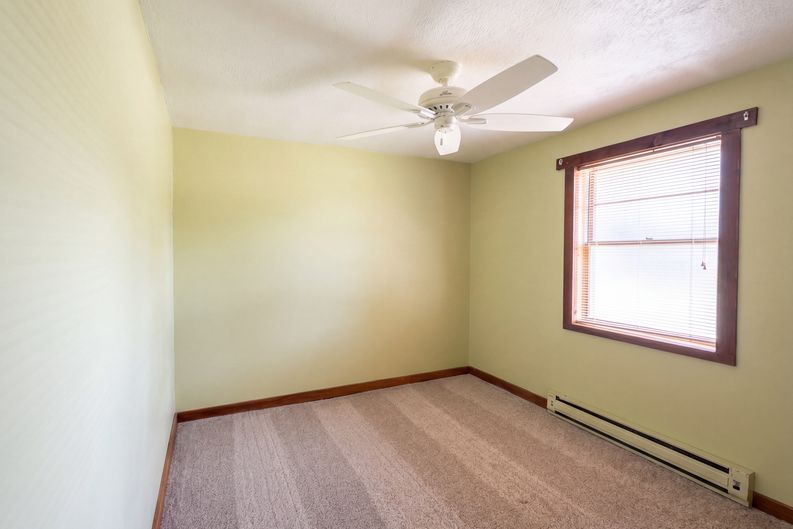 Photo 4 of 19 of 1385 Bender Ave, Daytona Beach, FL