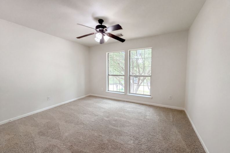 Photo 9 of 23 of 16107 Horseshoe Hill Ct, Cypress, TX