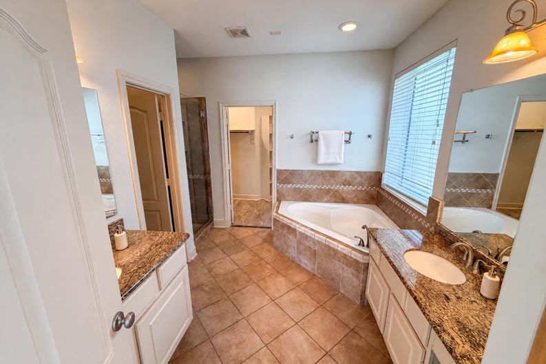 Photo 14 of 36 of 15822 Maple Shores Dr, Houston, TX