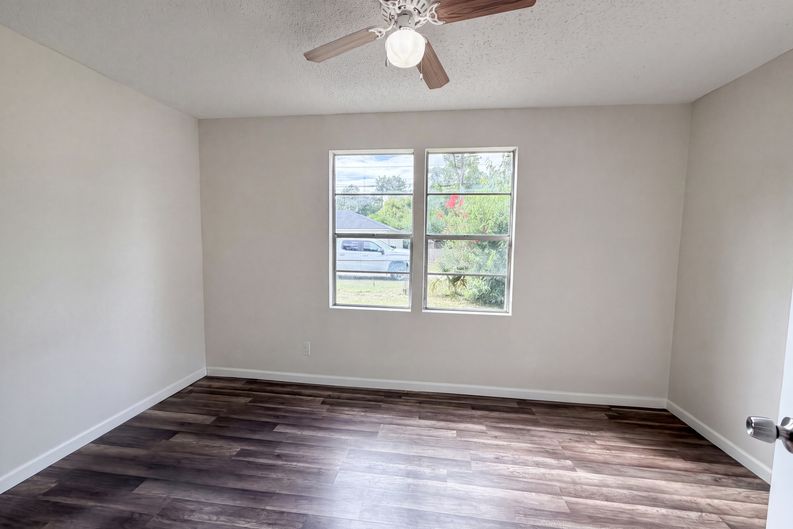Photo 5 of 21 of 1340 Ottawa Ave, Jacksonville, FL