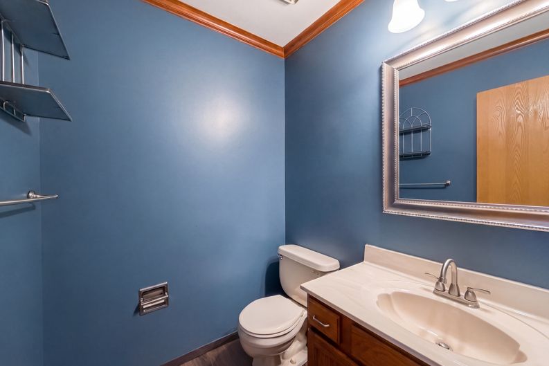 Photo 16 of 30 of 923 Keeneland Rd, Florissant, MO