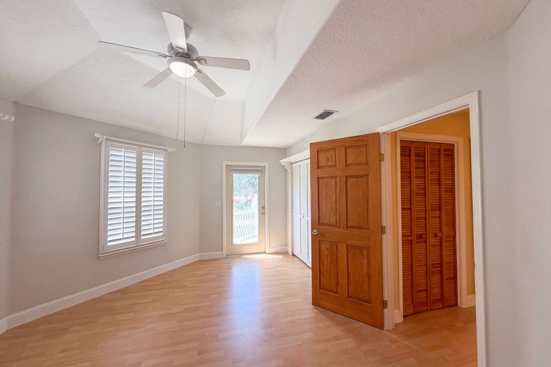 Photo 22 of 31 of 4335 SE 8th St, Ocala, FL