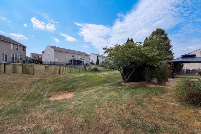 Photo 20 of 23 of 10605 Dunes Ct, Indianapolis, IN