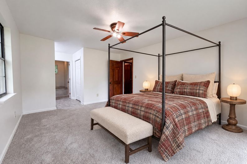 Photo 4 of 24 of 1223 6th St, Pleasant Grove, AL