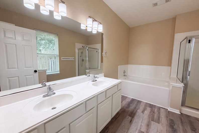 Photo 14 of 29 of 16507 Cypress Brook Ct, Cypress, TX