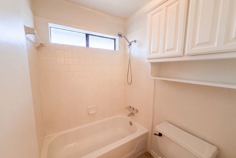 Photo 13 of 19 of 512 W Jefferson St, Wylie, TX