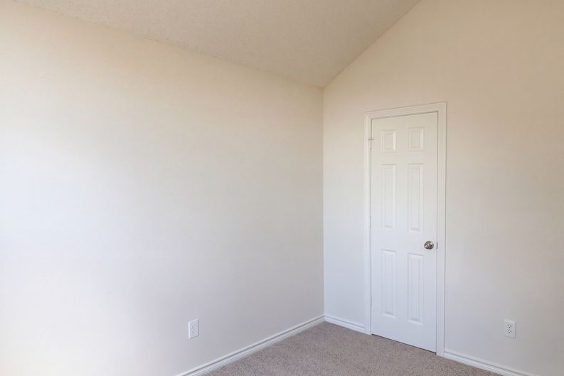Photo 17 of 25 of 7109 Cottonwood Cir, Sachse, TX