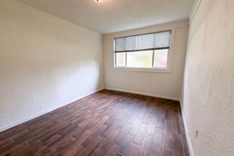 Photo 4 of 19 of 1834 Brooker Rd, Jacksonville, FL