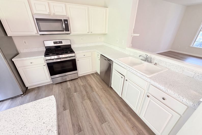 Photo 9 of 30 of 9155 Nesbit Ferry Rd, Alpharetta, GA