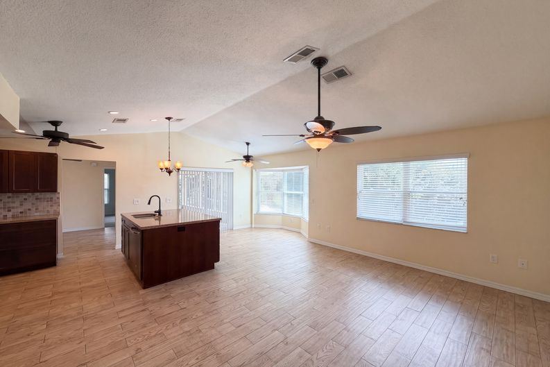 Photo 11 of 44 of 4573 Bayridge Ct, Spring Hill, FL