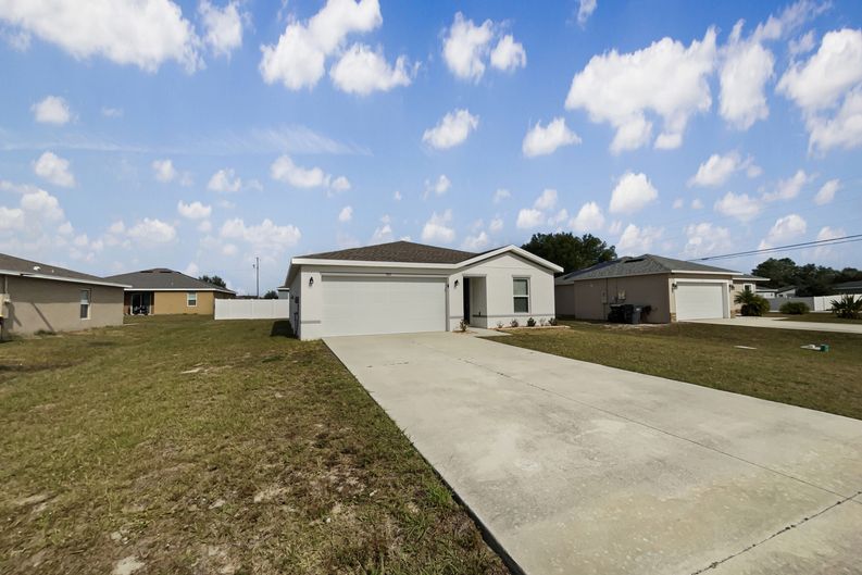 Photo 9 of 19 of 305 Camellia Ct, Kissimmee, FL