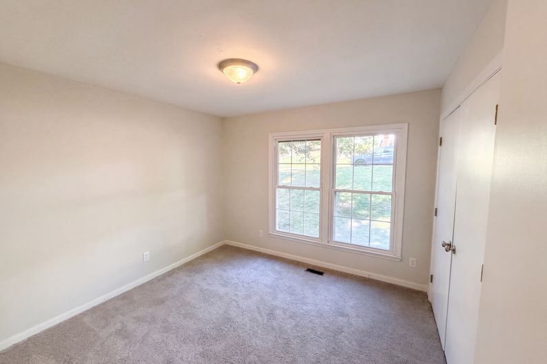 Photo 4 of 17 of 7816 Foxwood Dr, Raleigh, NC