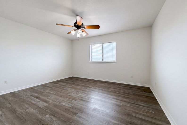 Photo 13 of 20 of 6041 King Trl, Corpus Christi, TX