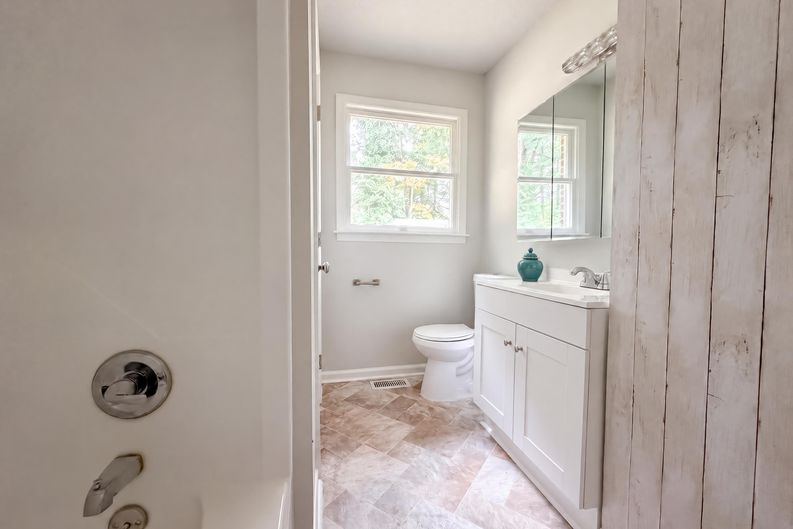 Photo 12 of 19 of 1311 Brucemont Dr, Garner, NC