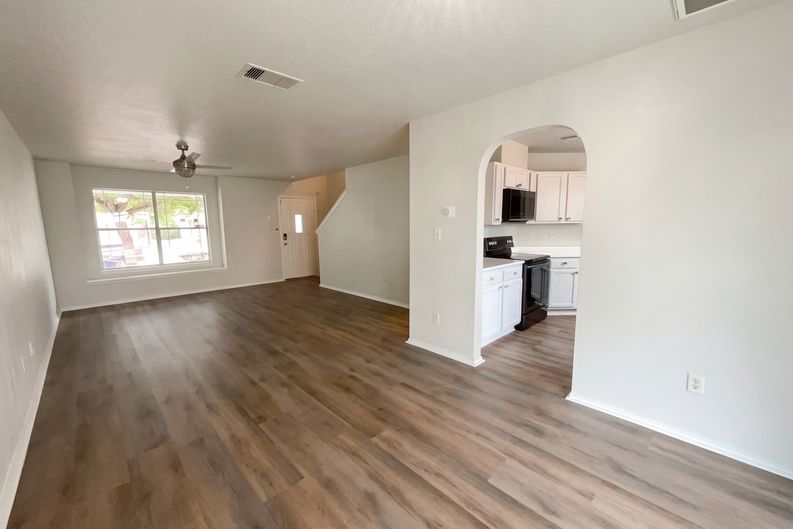 Photo 7 of 18 of 8807 Mesa Vis, San Antonio, TX