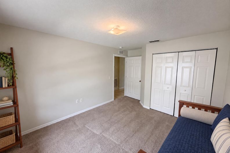 Photo 12 of 27 of 37209 Grassy Hill Ln, Dade City, FL