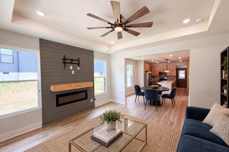 Photo 3 of 20 of 490 E 22nd St, Kannapolis, NC