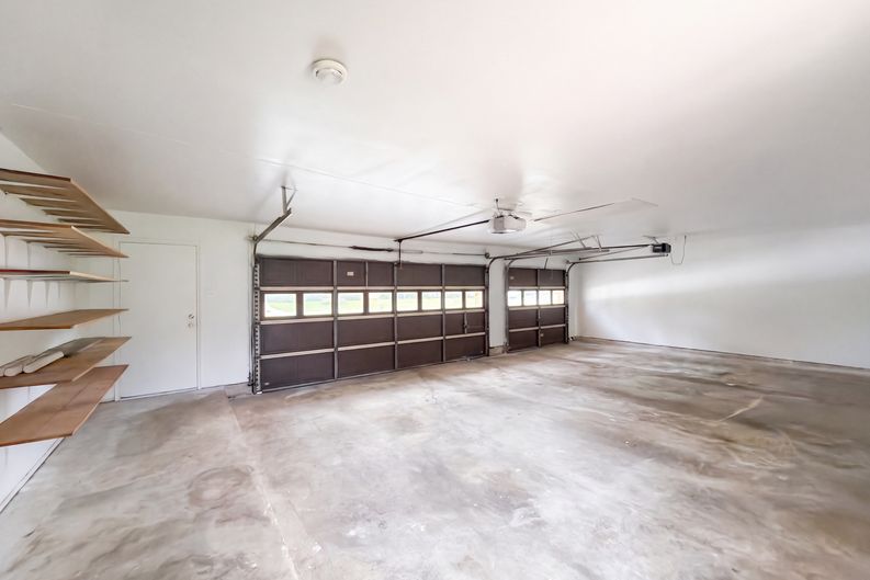 Photo 39 of 47 of 4042 Greenbriar Dr, Missouri City, TX