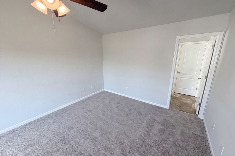 Photo 4 of 21 of 8222 Gabon Ct, Charlotte, NC