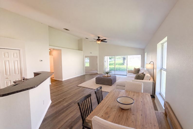 Photo 14 of 34 of 16005 Stags Leap Dr, Lutz, FL