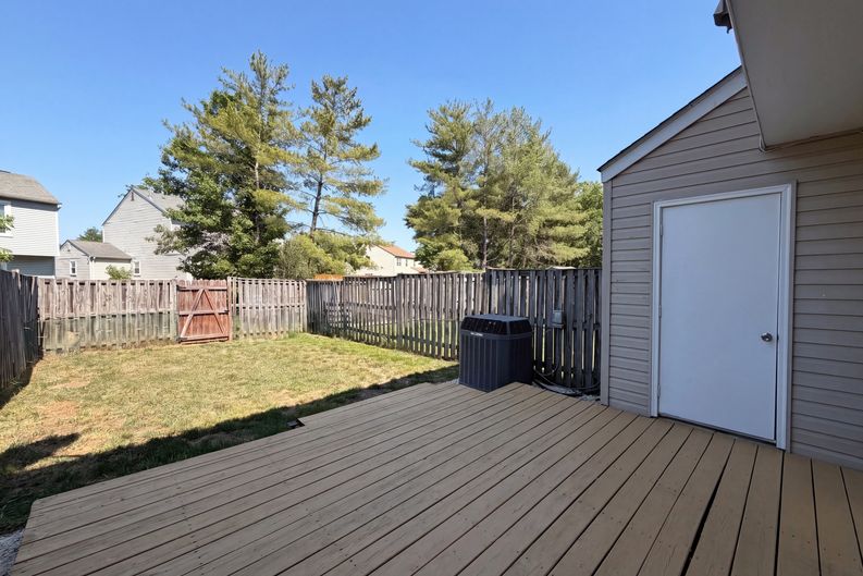 Photo 33 of 41 of 5812 Springfish Pl, Waldorf, MD