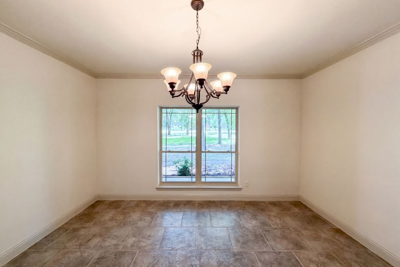 Photo 7 of 25 of 121 Rey Del Mar Cir, Weatherford, TX