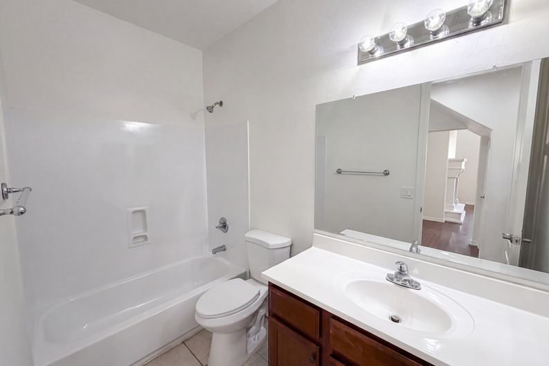Photo 32 of 46 of 4118 W Saint Anne Ave, Phoenix, AZ